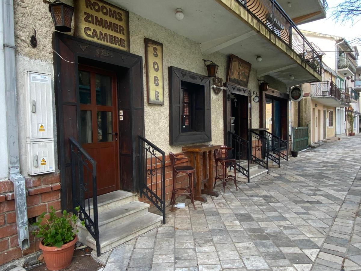 Guest House Pecurica Bar Extérieur photo